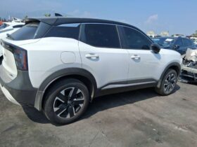 Salvaged Cars 2025 Nissan Kicks MPV