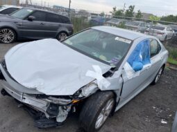 
										Salvaged Cars 2022 Toyota Camry full									