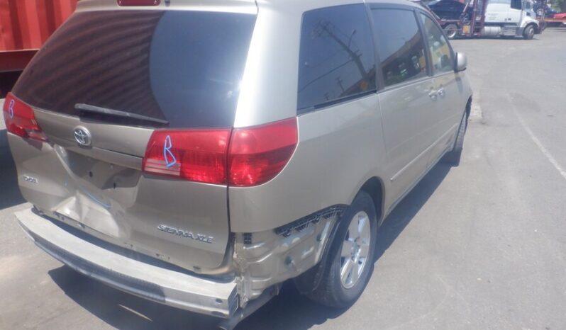 
								Salvaged Cars 2004 Toyota Sienna full									