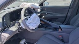 
										Salvaged Cars 2021 Hyundai Elantra full									