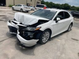 
										Salvaged Cars 2020 Toyota Camry full									