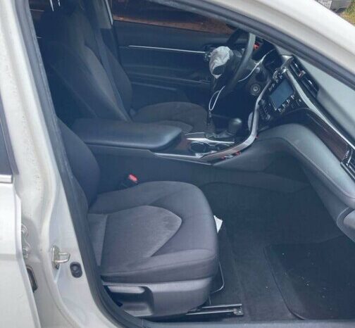 
								Salvaged Cars 2020 Toyota Camry full									