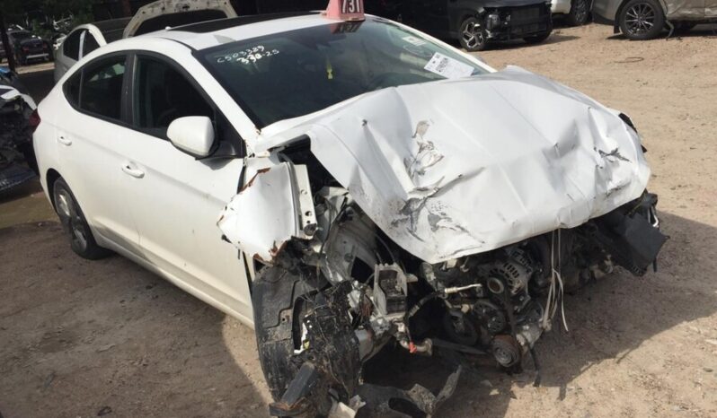 
								Salvaged Cars 2020 Hyundai Elantra full									