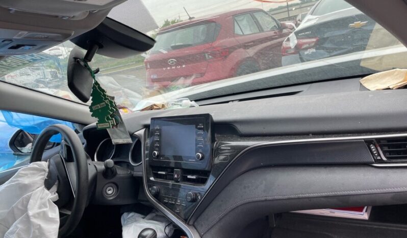 
								Salvaged Cars 2022 Toyota Camry full									