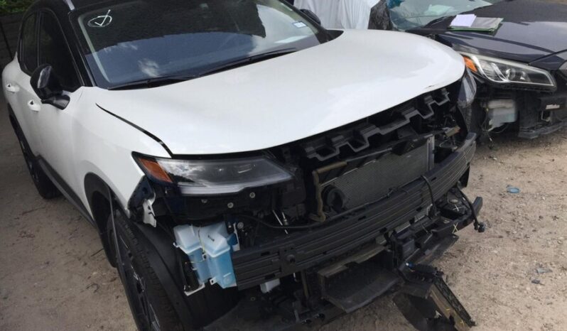 
								Salvaged Cars Nissan Kicks MPV full									
