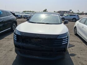 Salvaged Cars 2025 Nissan Kicks MPV