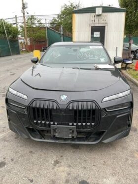 Salvaged Cars 2023 BMW 760i