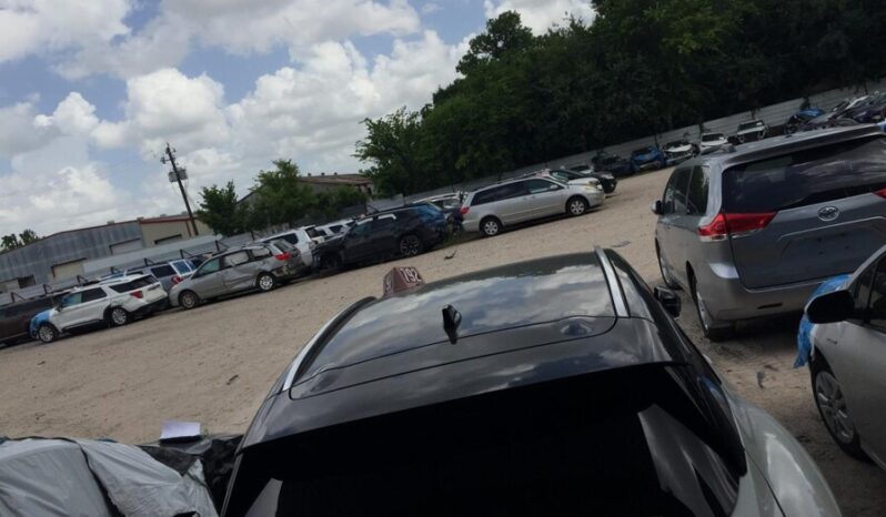 
								Salvaged Cars Nissan Kicks MPV full									