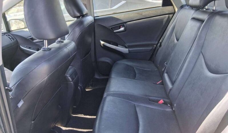 
								Salvaged Cars 2015 Toyota Prius full									