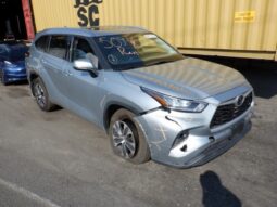 
										Salvaged Cars 2020 Toyota Highlander full									