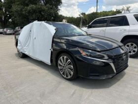 Salvaged Cars 2023 Nissan Altima
