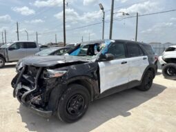 
										Salvaged Cars 2021 Ford Explorer full									