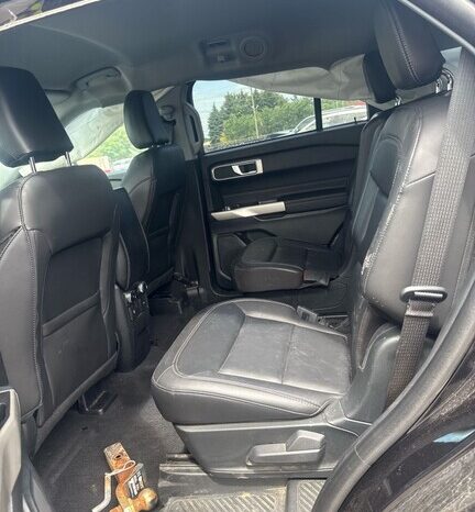 
								Salvaged Cars 2023 Ford Explorer full									