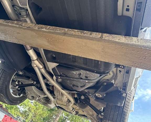 
								Salvaged Cars 2023 Ford Explorer full									