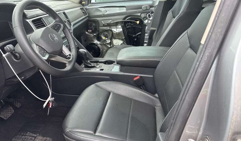 
								Salvaged Cars 2023 Volkswagen Atlas Cross Sport full									