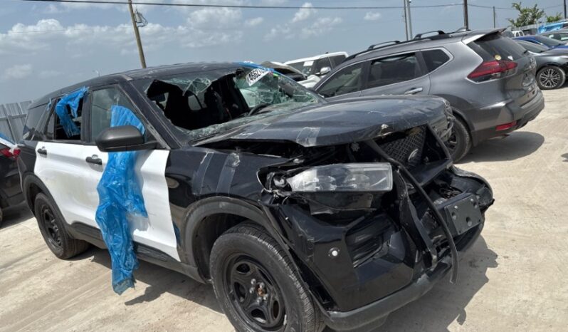 
								Salvaged Cars 2021 Ford Explorer full									