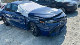 Salvaged Cars 2024 Toyota Camry