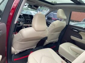 Salvaged Cars 2021 Toyota Highlander