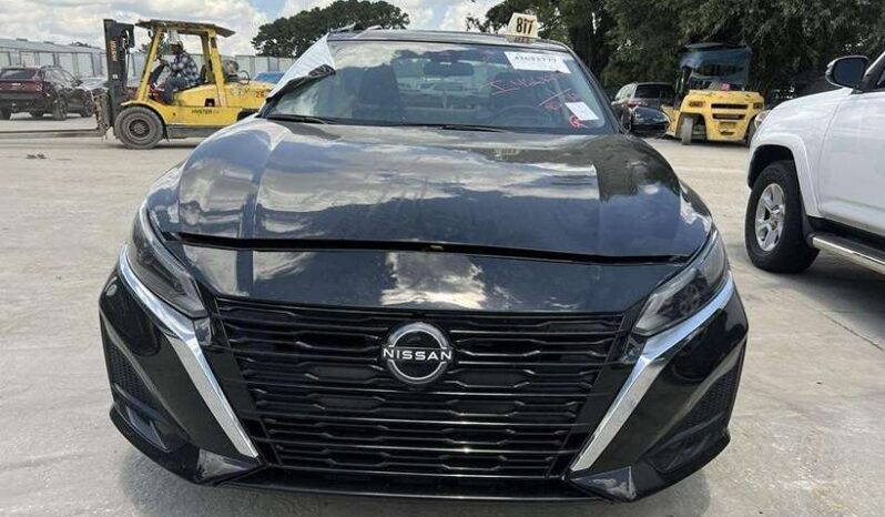 
								Salvaged Cars 2023 Nissan Altima full									