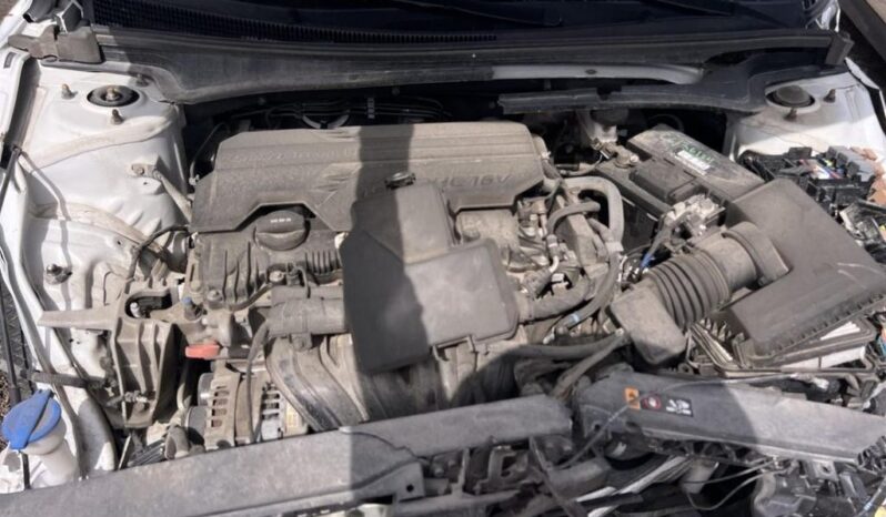
								Salvaged Cars 2021 Hyundai Elantra full									