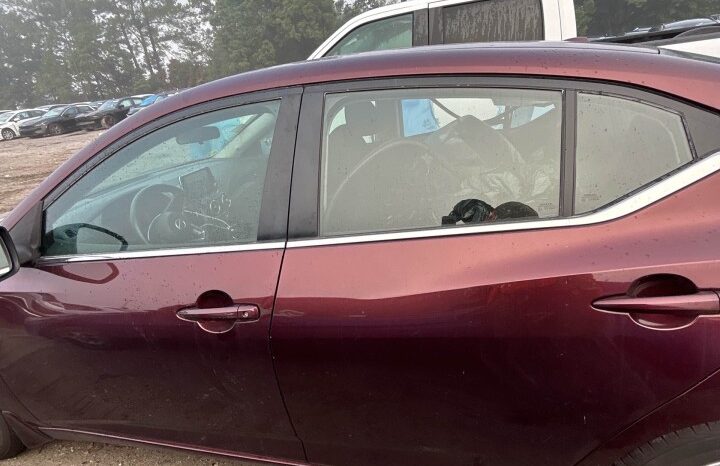 
								Salvaged Cars 2022 Nissan Sentra full									
