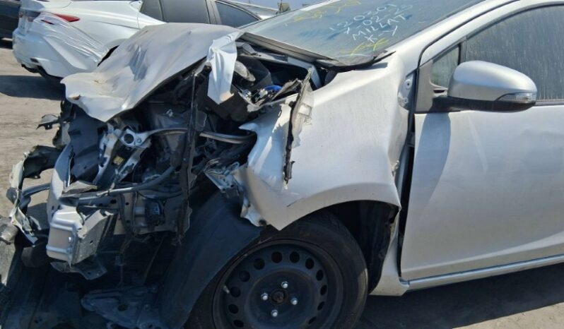 
								Salvaged Cars 2016 Toyota Prius C full									