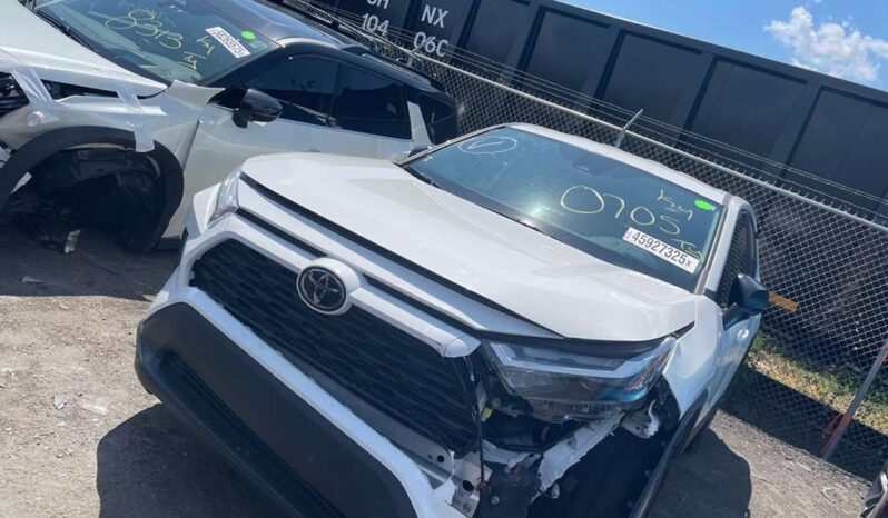 
								Salvaged Cars 2023 Toyota RAV4 full									