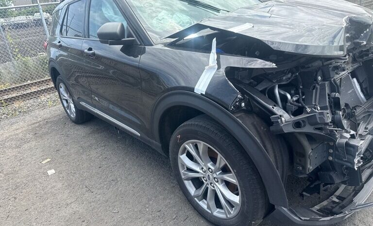 
								Salvaged Cars 2023 Ford Explorer full									