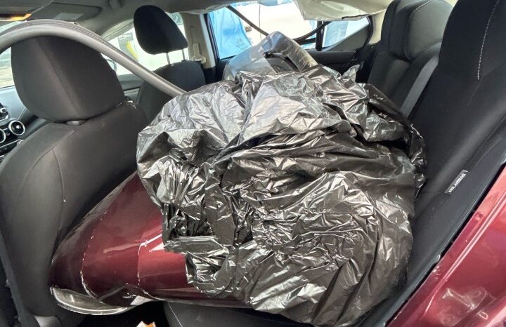 
								Salvaged Cars 2022 Nissan Sentra full									