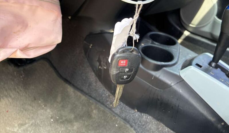 
								Salvaged Cars 2014 Toyota Prius C full									