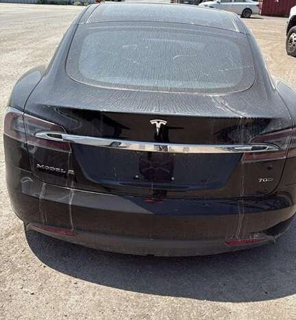 
								Salvaged Cars 2015 Tesla Model S full									