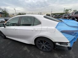 
										Salvaged Cars 2021 Toyota Camry full									