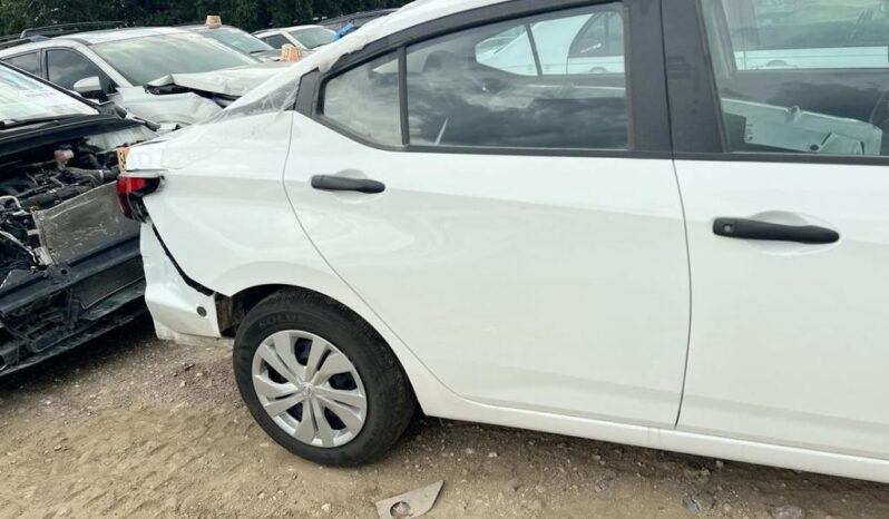
								Salvaged Cars 2025 Nissan Versa full									