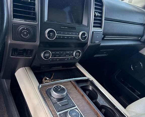 
								Salvaged Cars 2020 Ford Expedition full									
