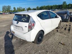 
										Salvaged Cars 2013 Toyota Prius C full									