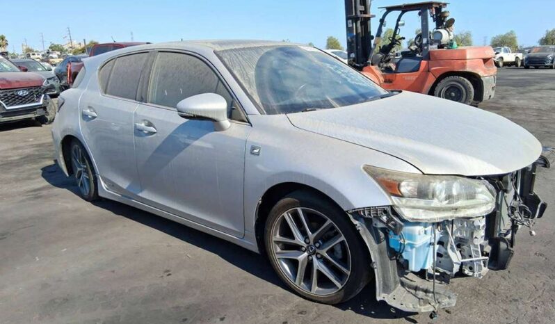 
								Salvaged Cars 2015 Lexus CT full									