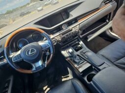 
										Salvaged Cars 2016 Lexus ES full									