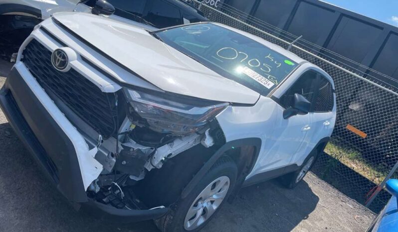 
								Salvaged Cars 2023 Toyota RAV4 full									