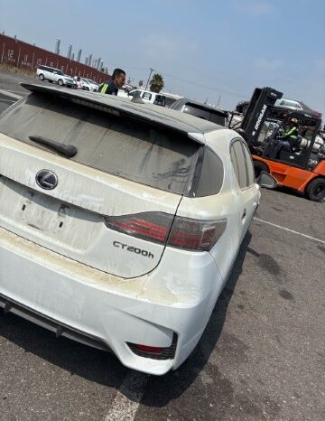 
								Salvaged Cars 2015 Lexus CT 200 full									