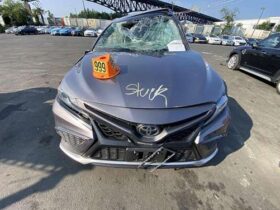 Salvaged Cars 2021 Toyota Camry