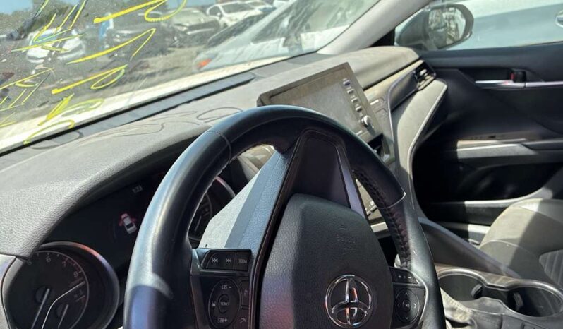 
								Salvaged Cars 2021 Toyota Camry full									