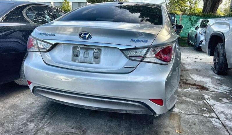 
								Salvaged Cars 2016 Hyundai Sonata full									