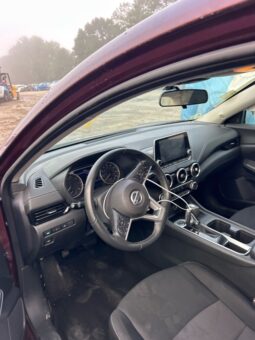 
										Salvaged Cars 2022 Nissan Sentra full									