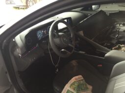 
										Salvaged Cars 2025 Hyundai Elantra full									