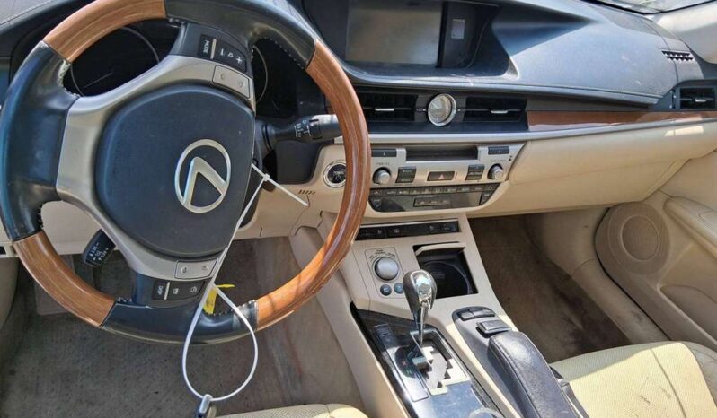 
								Salvaged Cars 2014 Lexus ES full									
