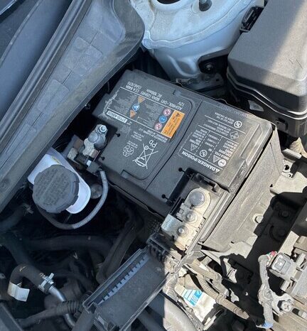 
								Salvaged Cars 2021 Hyundai Elantra full									