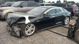 
										Salvaged Cars 2015 Tesla Model S full									
