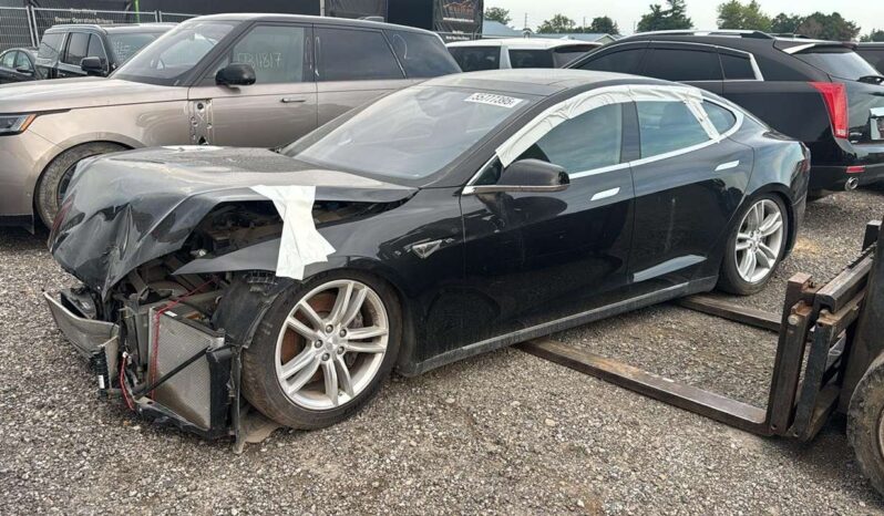 
								Salvaged Cars 2015 Tesla Model S full									