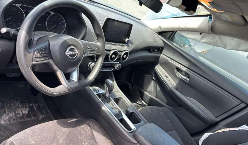 
								Salvaged Cars 2024 Nissan Sentra full									