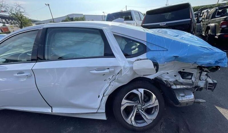 
								Salvaged Cars 2020 Honda Accord full									